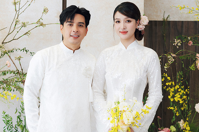 Hồ Quang Hiếu và vợ kém 17 tuổi lãng mạn trong lễ tân hôn, tiệc cưới hoa tươi