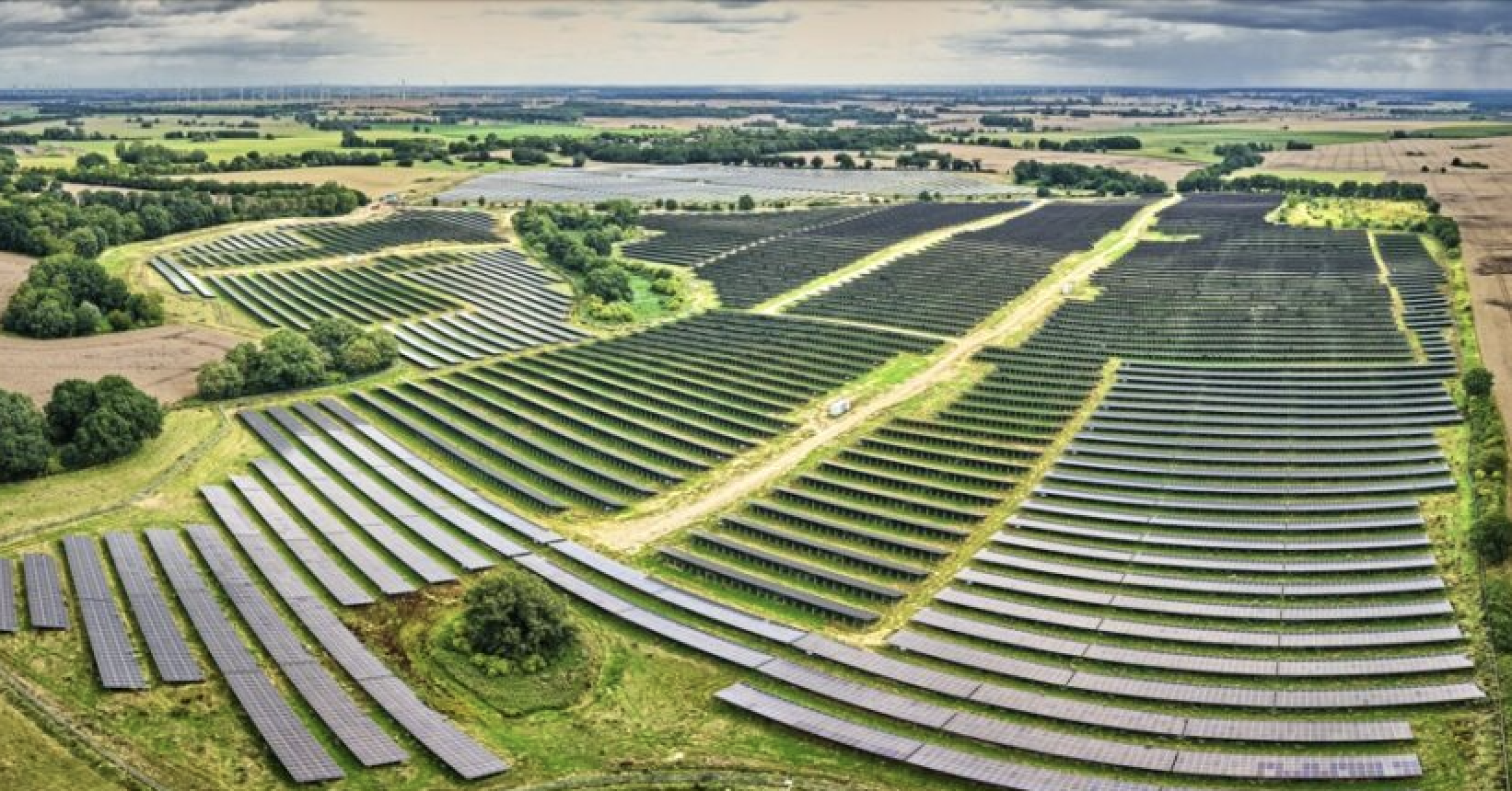 Tận dụng bóng râm các dàn pin mặt trời mang đến đất trồng cho nông nghiệp – Giải pháp kép cho tương lai nông nghiệp bền vững 3 Tận dụng bóng râm các dàn pin mặt trời mang đến đất trồng cho nông nghiệp