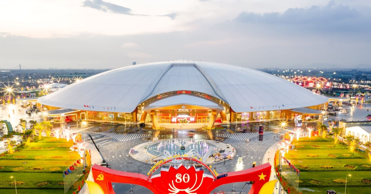 Hậu trường thi công mái vòm thép 24.000 tấn của Trung tâm Triển lãm Việt Nam