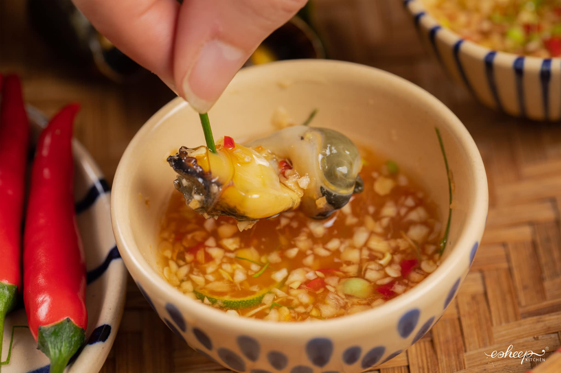 nước chấm ốc.png