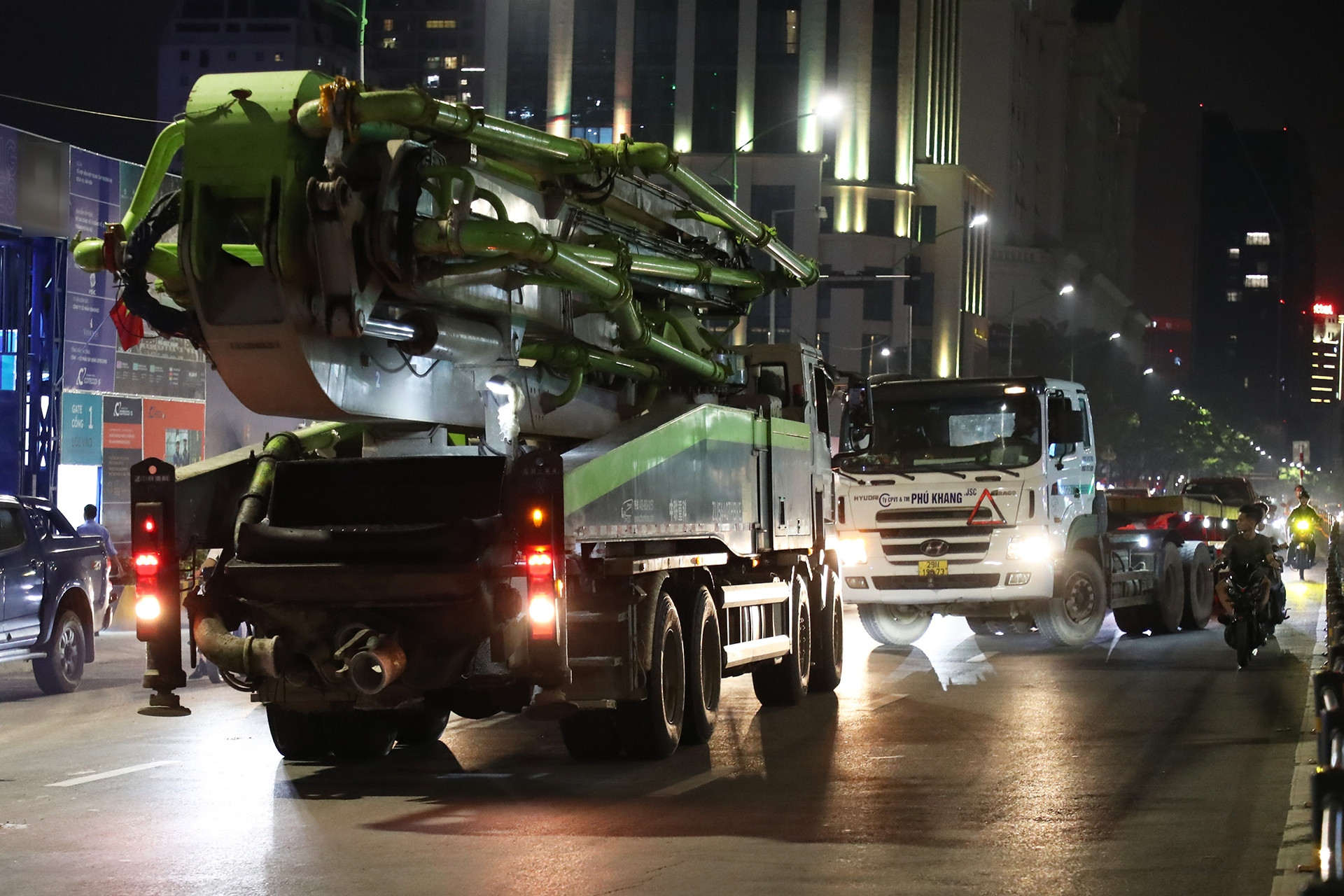 Ô tô đi ngược chiều trên đường Hà Nội, tài xế ngỡ ngàng nhận mức phạt 19 triệu