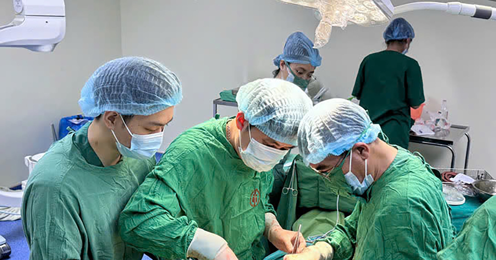 Thiếu niên 16 tuổi bị vỡ gan, dập túi mật do tai nạn giao thông