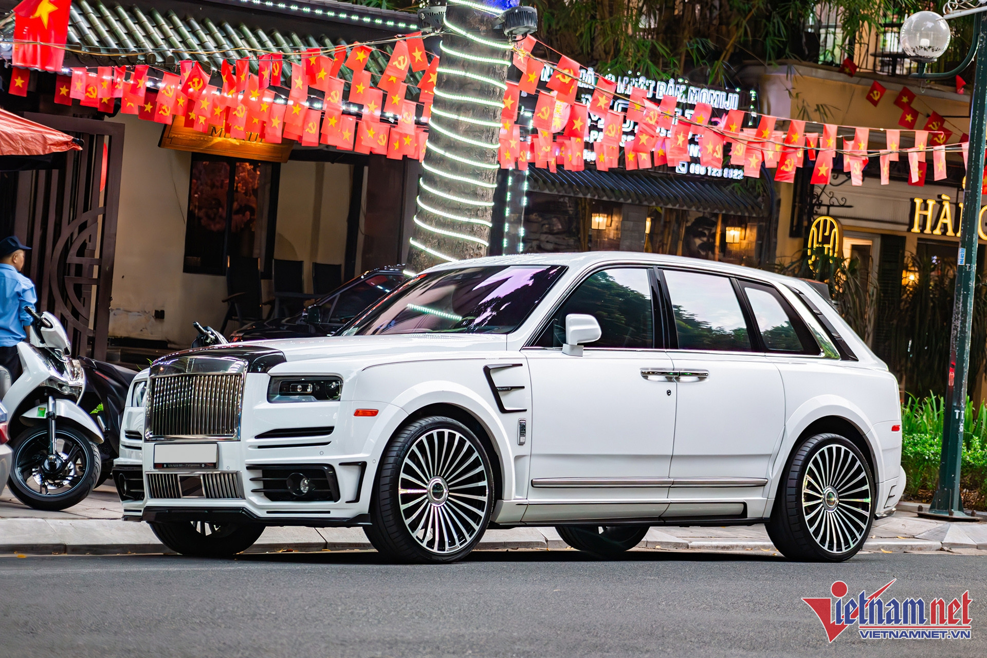 W-cullinan mansory 1.jpg