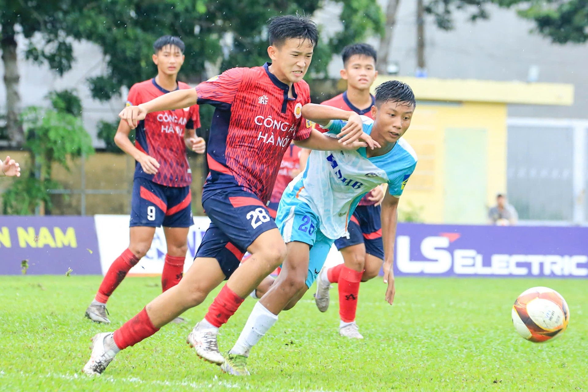 Xác định 8 đội vào tứ kết VCK U17 Quốc gia 2025