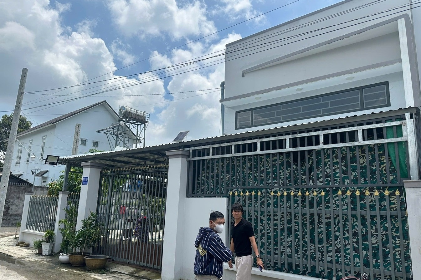 Xây nhầm nhà trên đất người khác ở TPHCM: Lô góc làm sân chơi, xây nhà qua hàng xóm