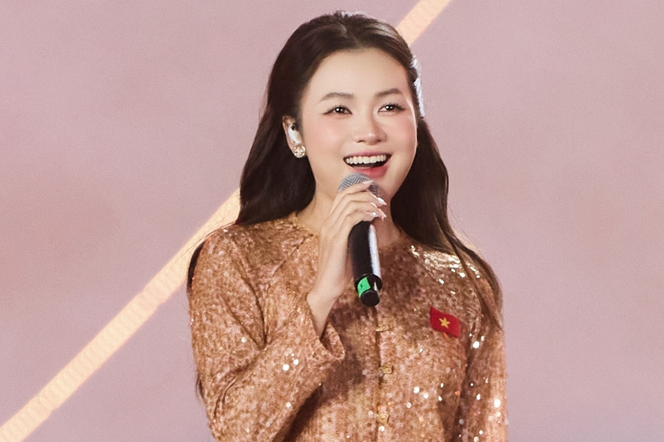 Ca sĩ Vũ Thùy Linh nghẹn ngào: 'Kiếp sau tôi vẫn muốn là người Việt Nam'