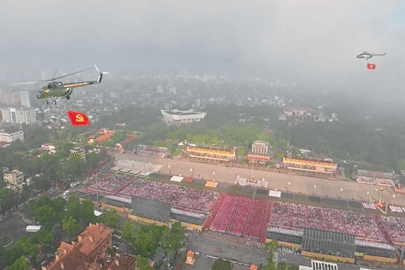 Cùng biên đội trực thăng vượt mây bay trên Quảng trường Ba Đình mừng Quốc khánh