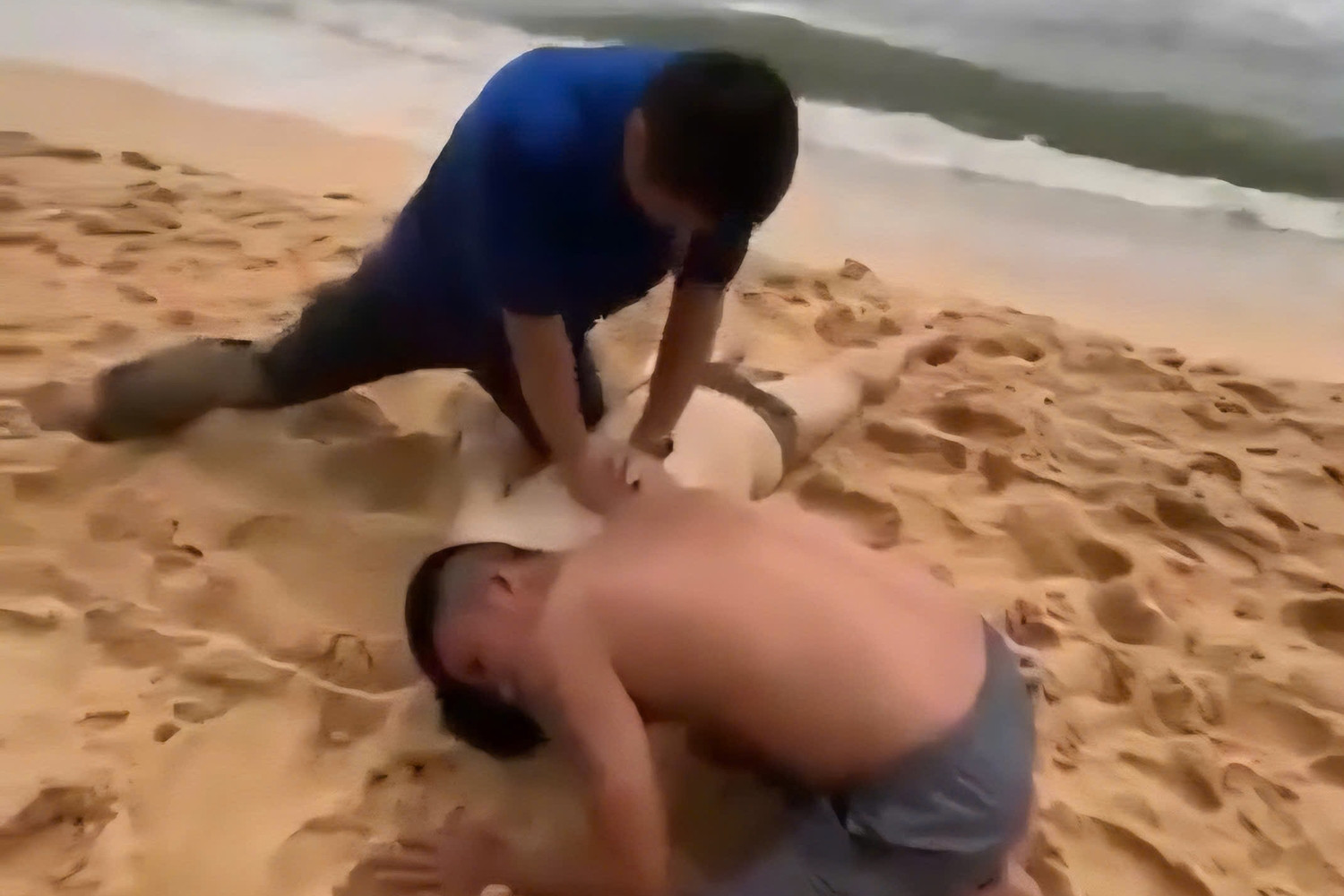 Du khách nước ngoài đuối nước khi tắm biển Phú Quốc đã tử vong