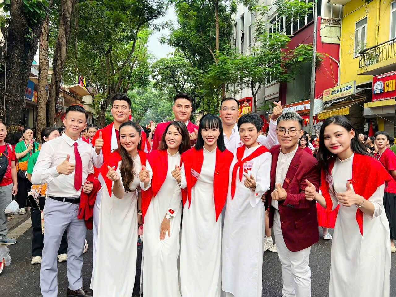 Xuân Son, Duy Mạnh có hành động ý nghĩa trong ngày 2/9 duy manh 1.jpg