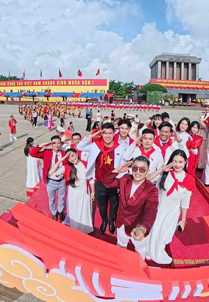 Xuân Son, Duy Mạnh có hành động ý nghĩa trong ngày 2/9 duy manh 2.jpg