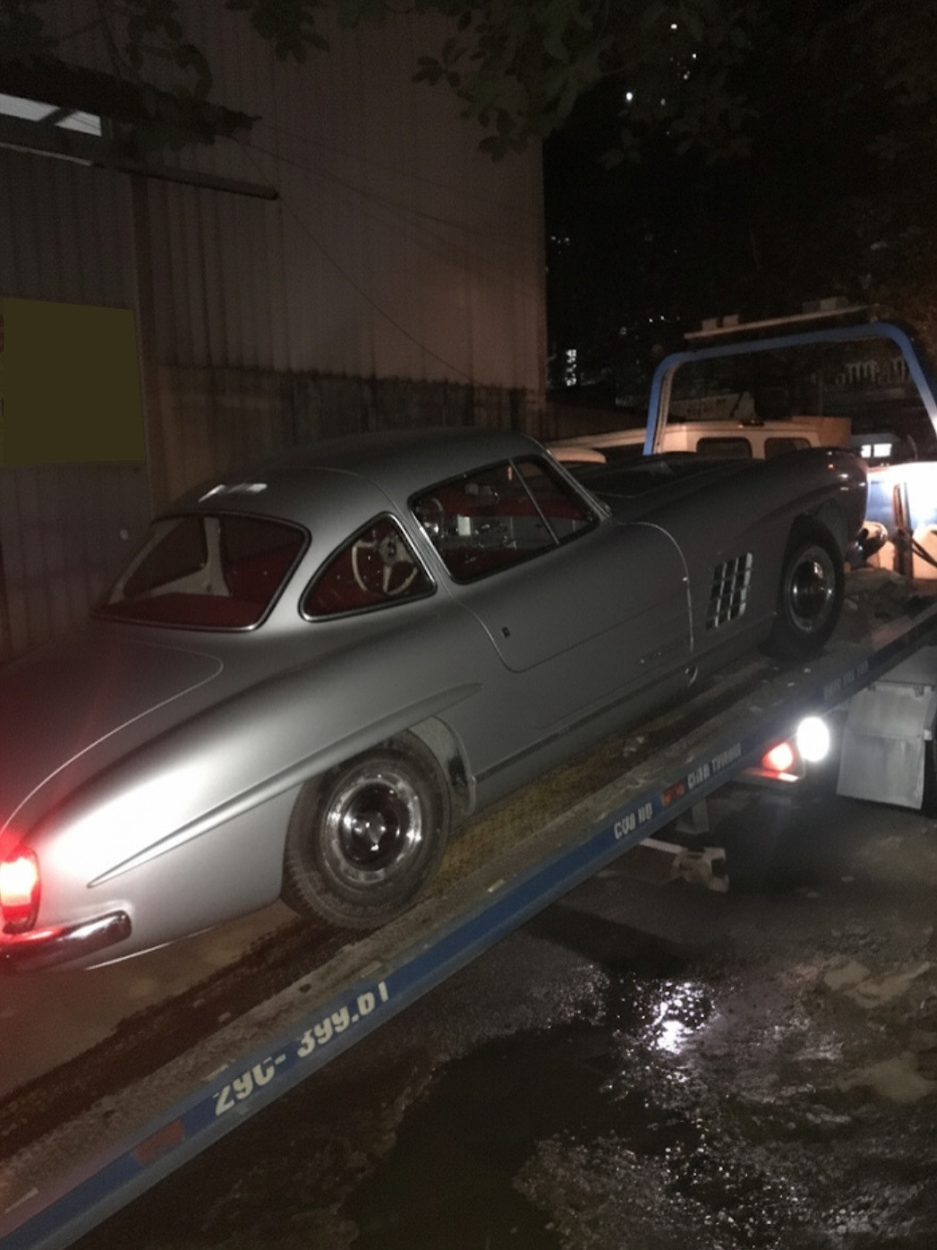 Mercedes Benz 300 SL Vietnamnet 5.jpg