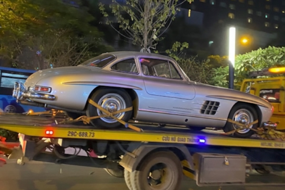 Siêu phẩm Mercedes-Benz 300 SL trị giá hàng triệu USD đã có mặt tại Việt Nam?