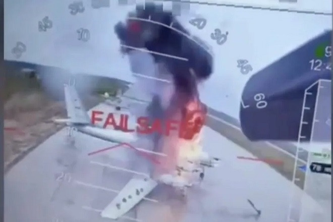 Số phận bấp bênh của dàn oanh tạc cơ Mỹ sau chiến dịch 'Mạng nhện' của Ukraine