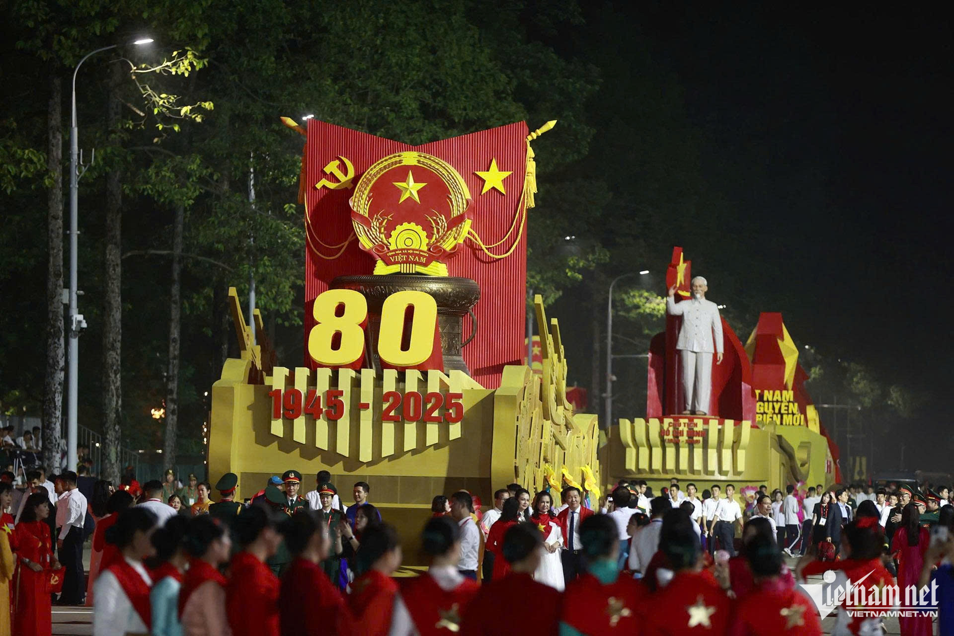 W-1nghitruong.jpg
