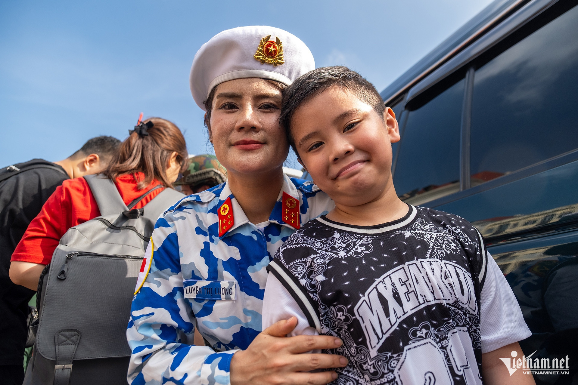 W-giao luu 2 9 23.jpg