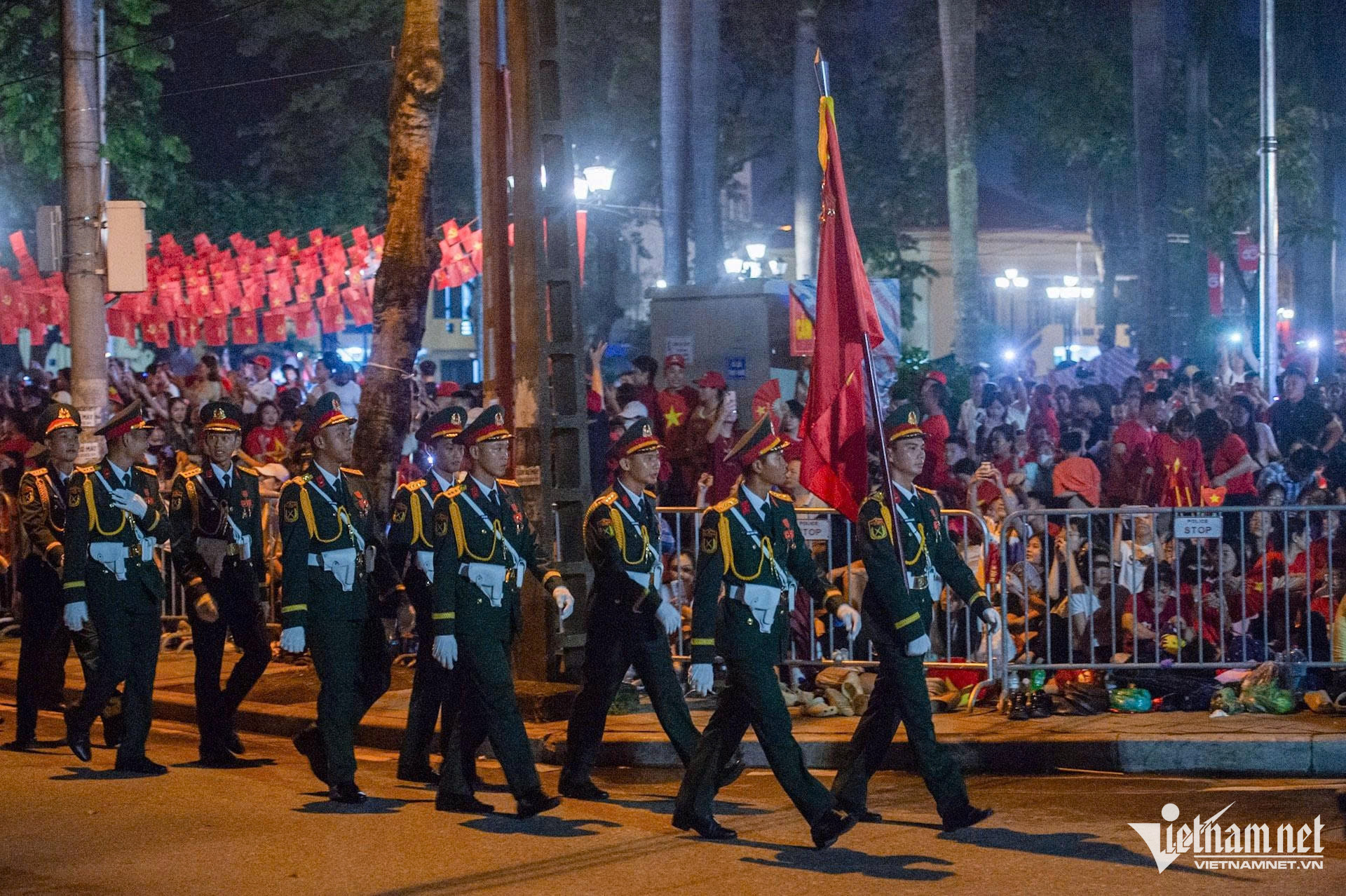 W-Khối diễu binh sĩ quan Lục quân..jpg