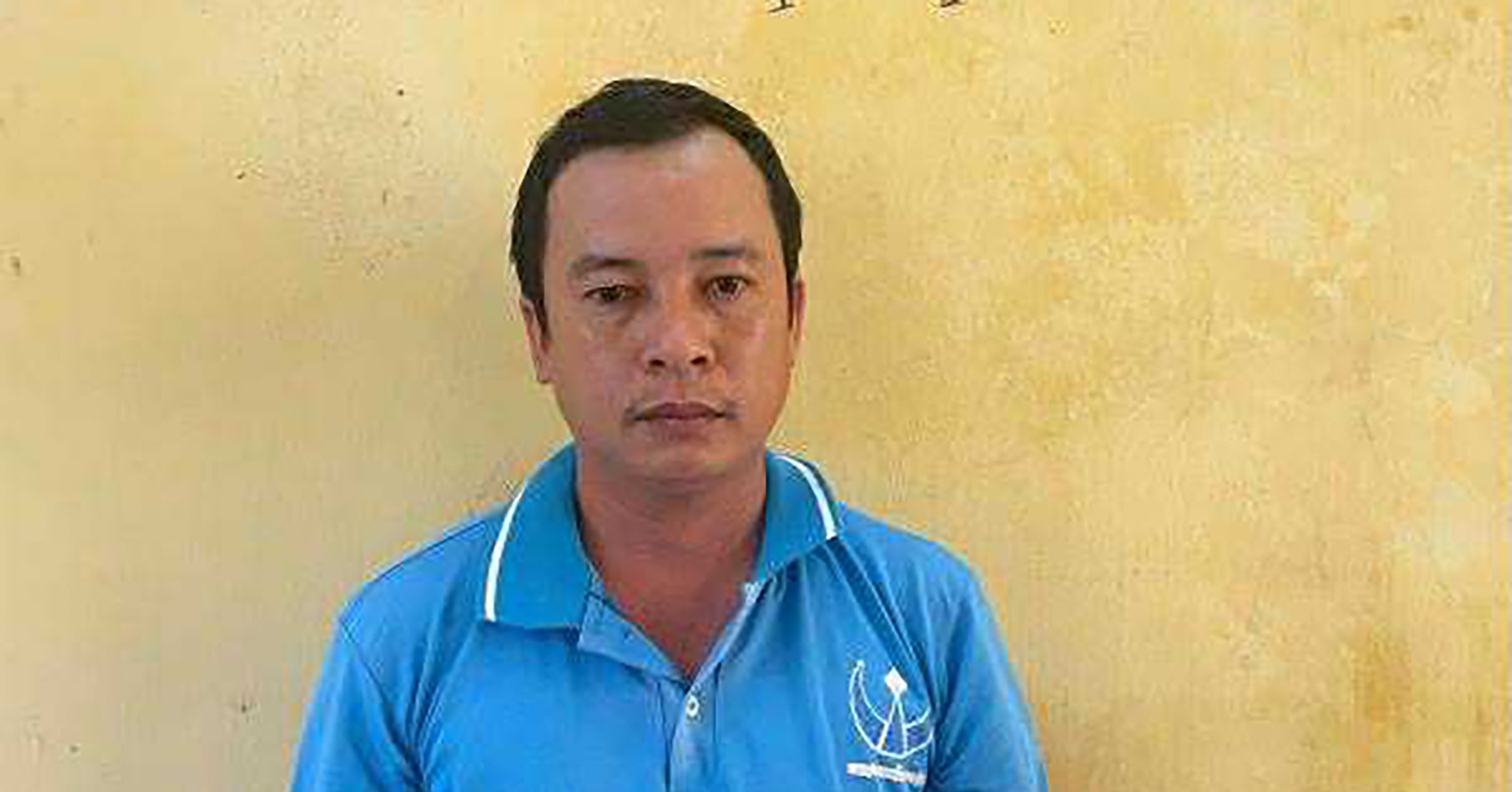 Ba ngôi mộ ở Hưng Yên bị một đối tượng sinh năm 1991 dùng máy xúc phá hoại