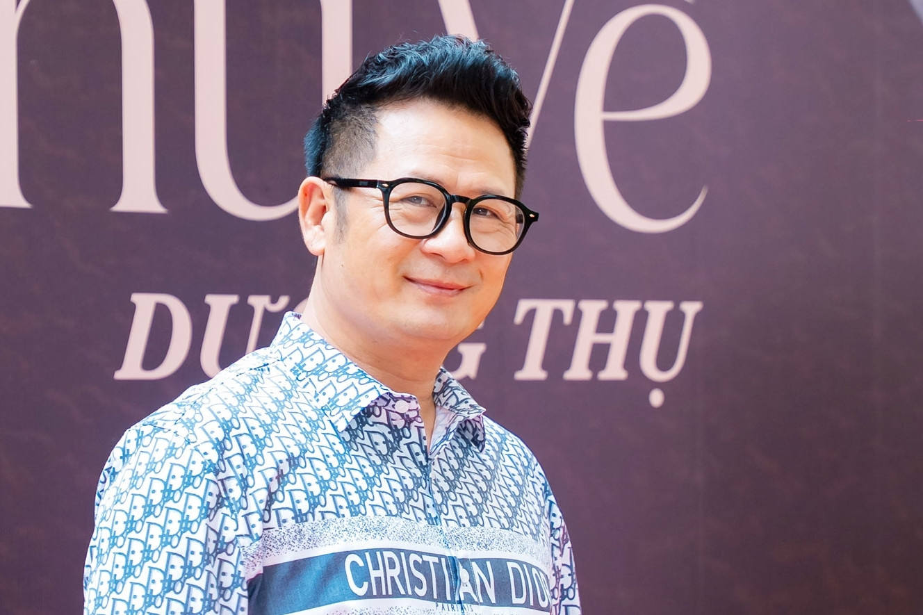 Ca sĩ Bằng Kiều lên tiếng về chuyện 'ế show' ở Mỹ và 'dì ghẻ con chồng'