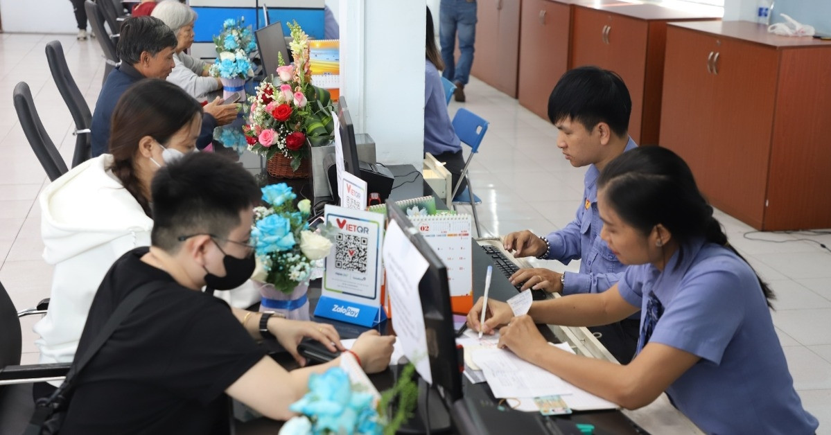 Tàu Tết tăng giá cao kỷ lục, khách đầu tiên vẫn &amp;apos;chốt đơn&amp;apos; 10 vé: Vì sao?