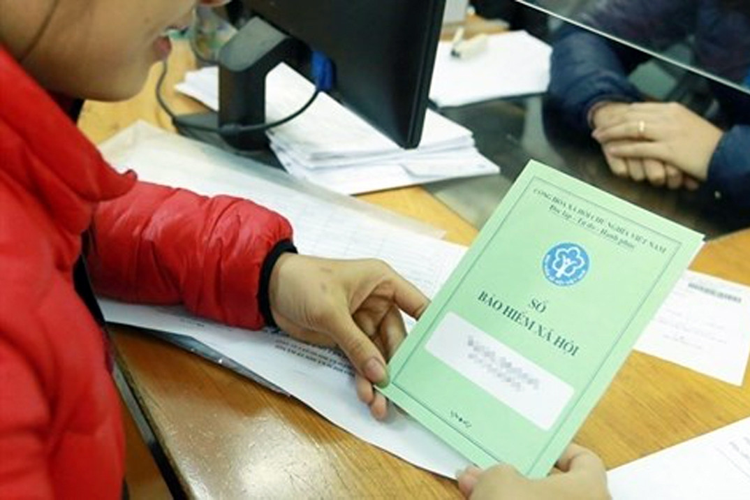 Nghỉ việc theo chồng ra nước ngoài định cư có được rút bảo hiểm xã hội một lần?