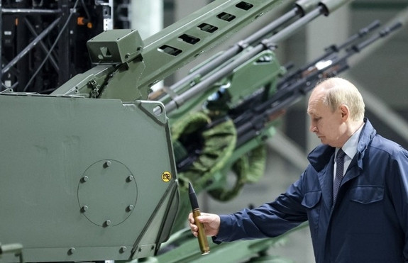 Ông Putin tiết lộ chuyện sản xuất vũ khí của Nga khi xung đột Ukraine kết thúc