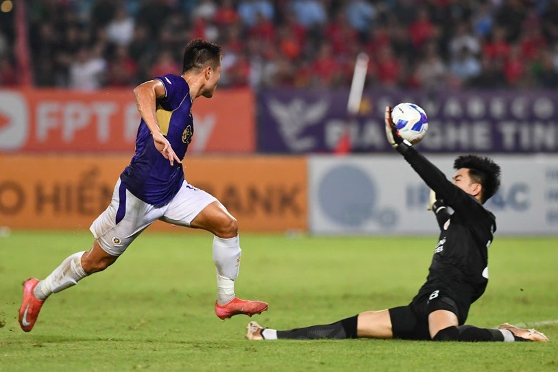 Tuyển thủ Việt Nam đua nhau ghi bàn, Hà Nội chia điểm Thể Công Viettel