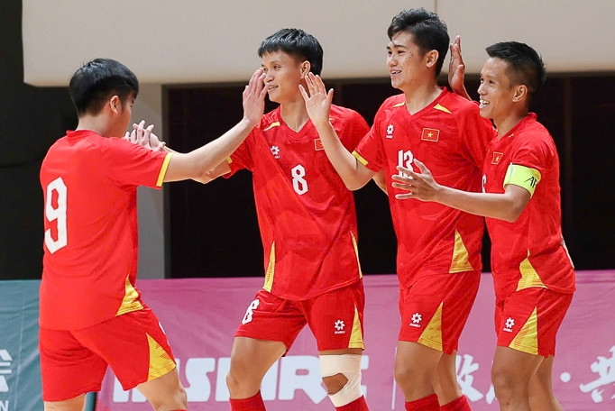Tuyển futsal Việt Nam thắng Hong Kong 9-1 ở giải châu Á