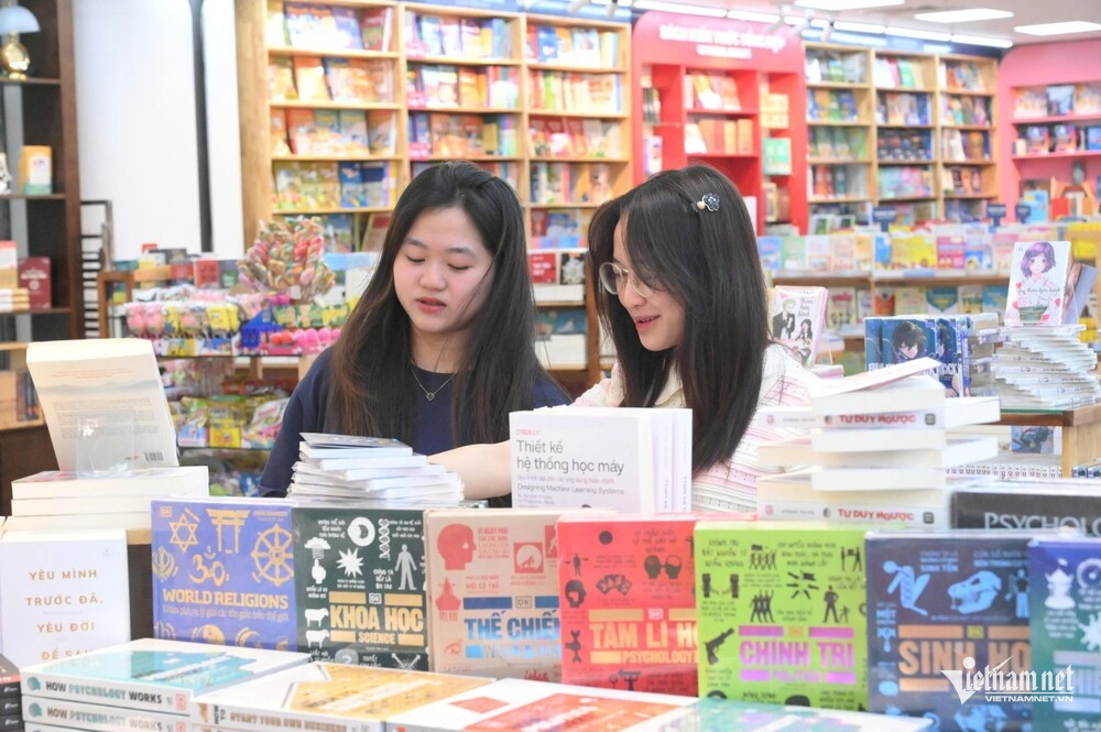 W-gen h z7028031080443_7fedd2e1da82646a537f77a557fb296e.jpg