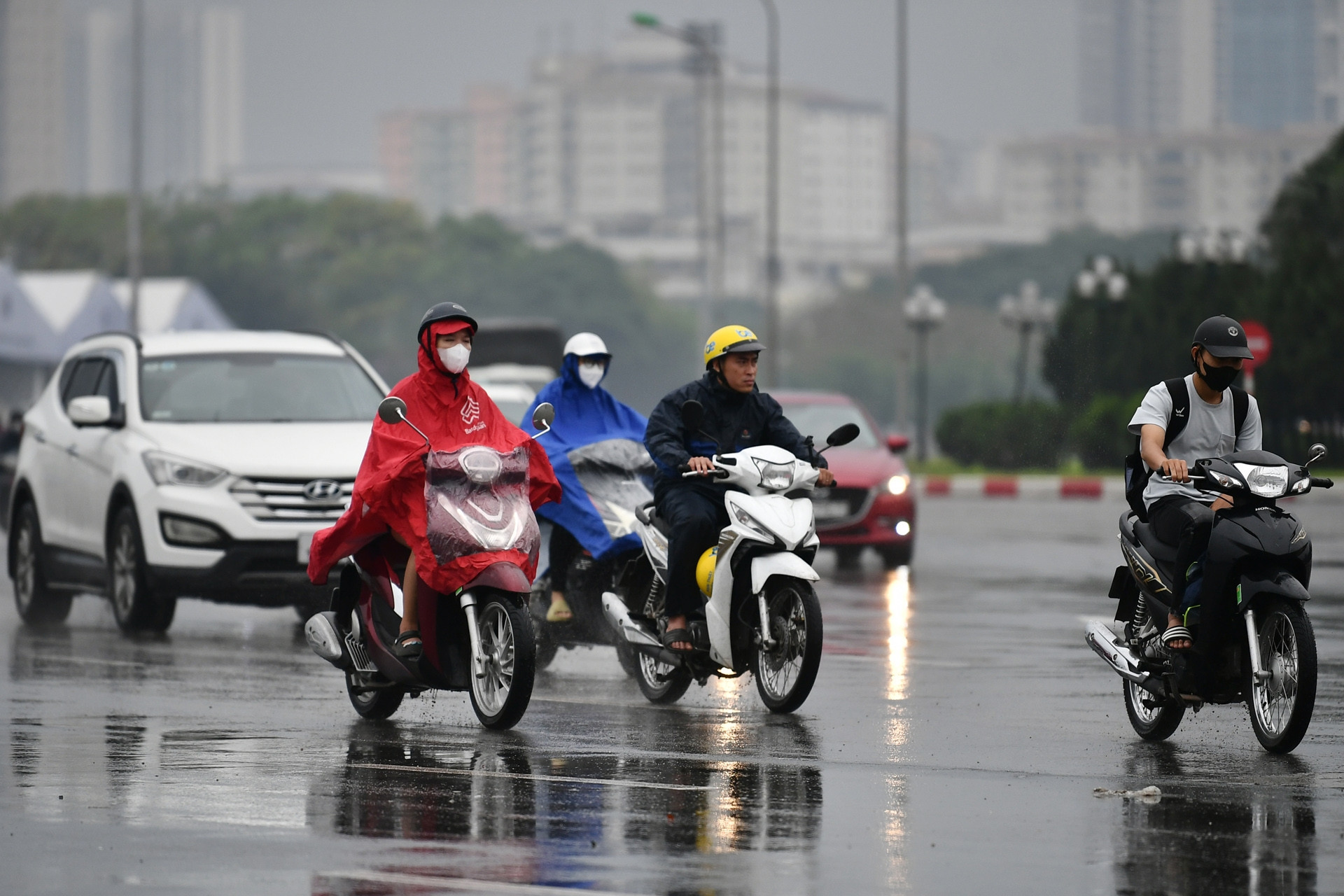 Dự báo thời tiết 22/9/2025: Cả nước khắp nơi có mưa rào, Hà Nội cao nhất không quá 32 độ