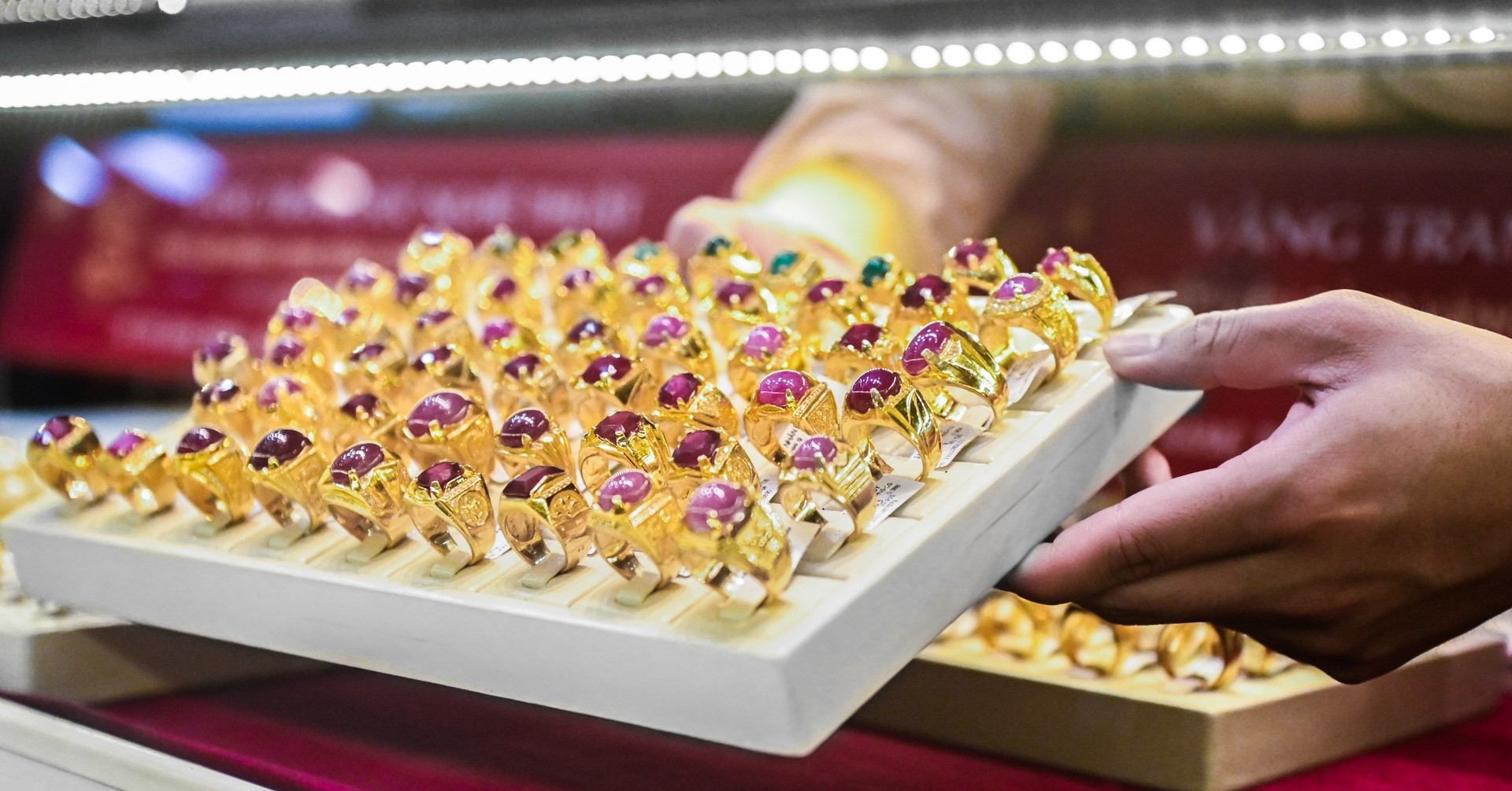 Giá vàng hôm nay 22/9/2025: Vàng miếng bật tăng mạnh lên 133,6 triệu đồng/lượng