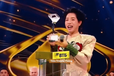 Ca sĩ Đức Phúc làm nên lịch sử khi vô địch Intervision 2025, nhận hơn 9 tỷ đồng