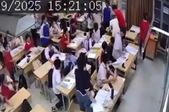 'Các em học sinh lớp 7 trong vụ cô giáo bị túm tóc không vô cảm'