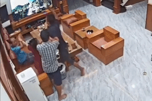 Camera ghi cảnh người đàn ông ở Ninh Bình bị đánh gục ngay tại nhà
