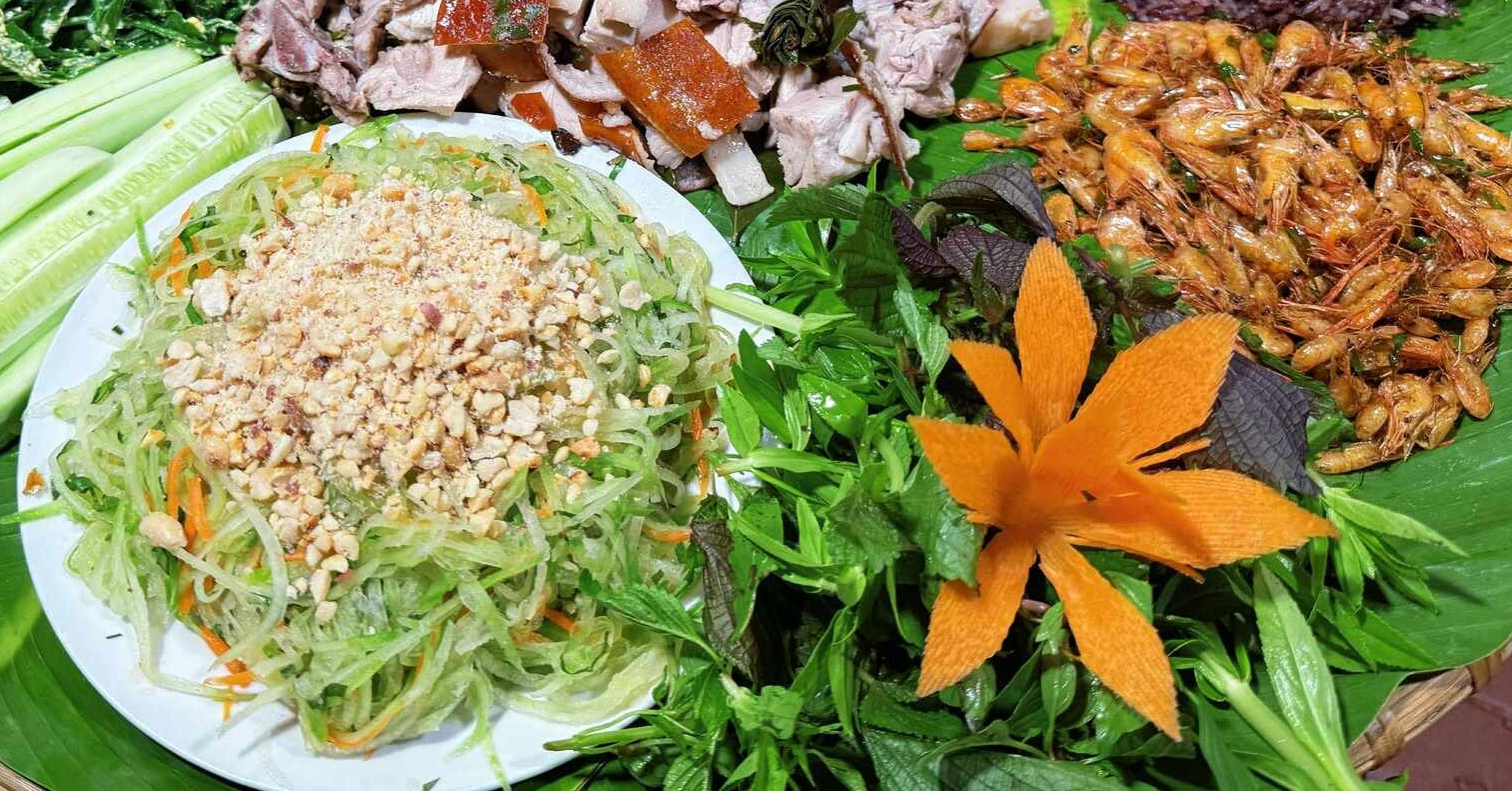 Đặc sản Thái Nguyên phủ phấn trắng xóa, mùi thơm lạ, để vài tháng không hỏng