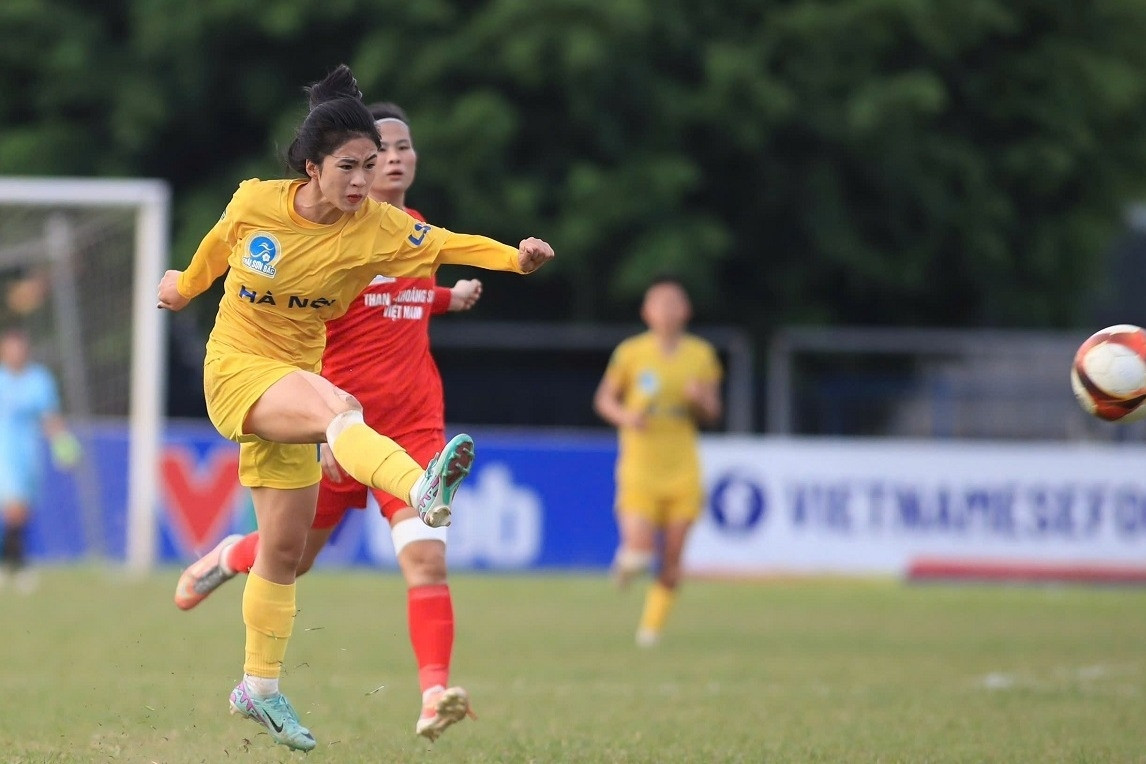 Giải bóng đá nữ VĐQG 2025: Buồn TP.HCM II, nảy lửa ‘chung kết’ lượt đi