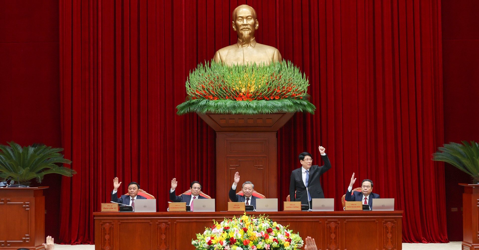 Khung tiêu chí đánh giá theo thang điểm 100 với cán bộ diện Trung ương quản lý