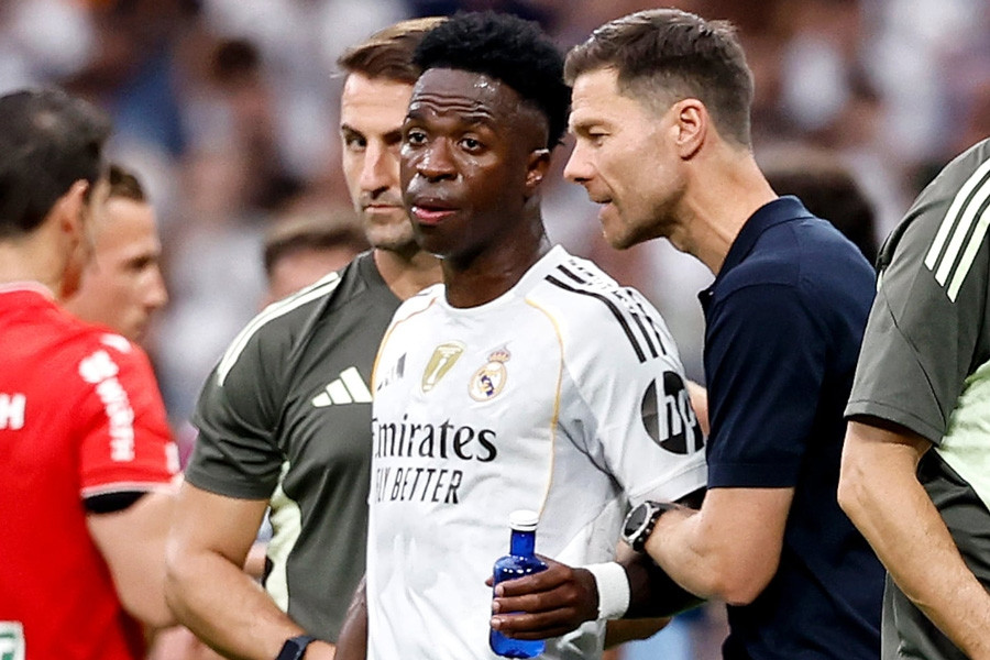 Real Madrid căng thẳng, Vinicius bất mãn Xabi Alonso ra mặt