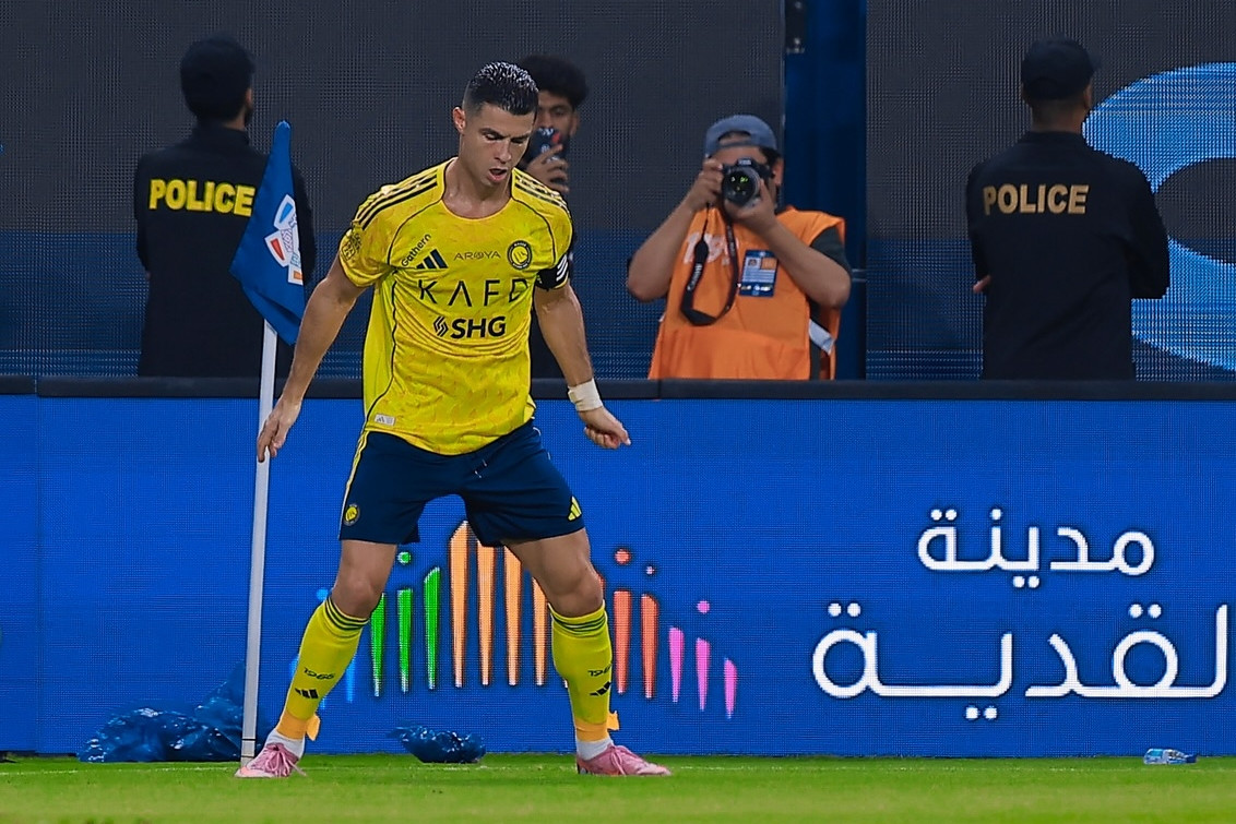 Ronaldo ghi bàn thứ 945, Al Nassr thắng trận tưng bừng