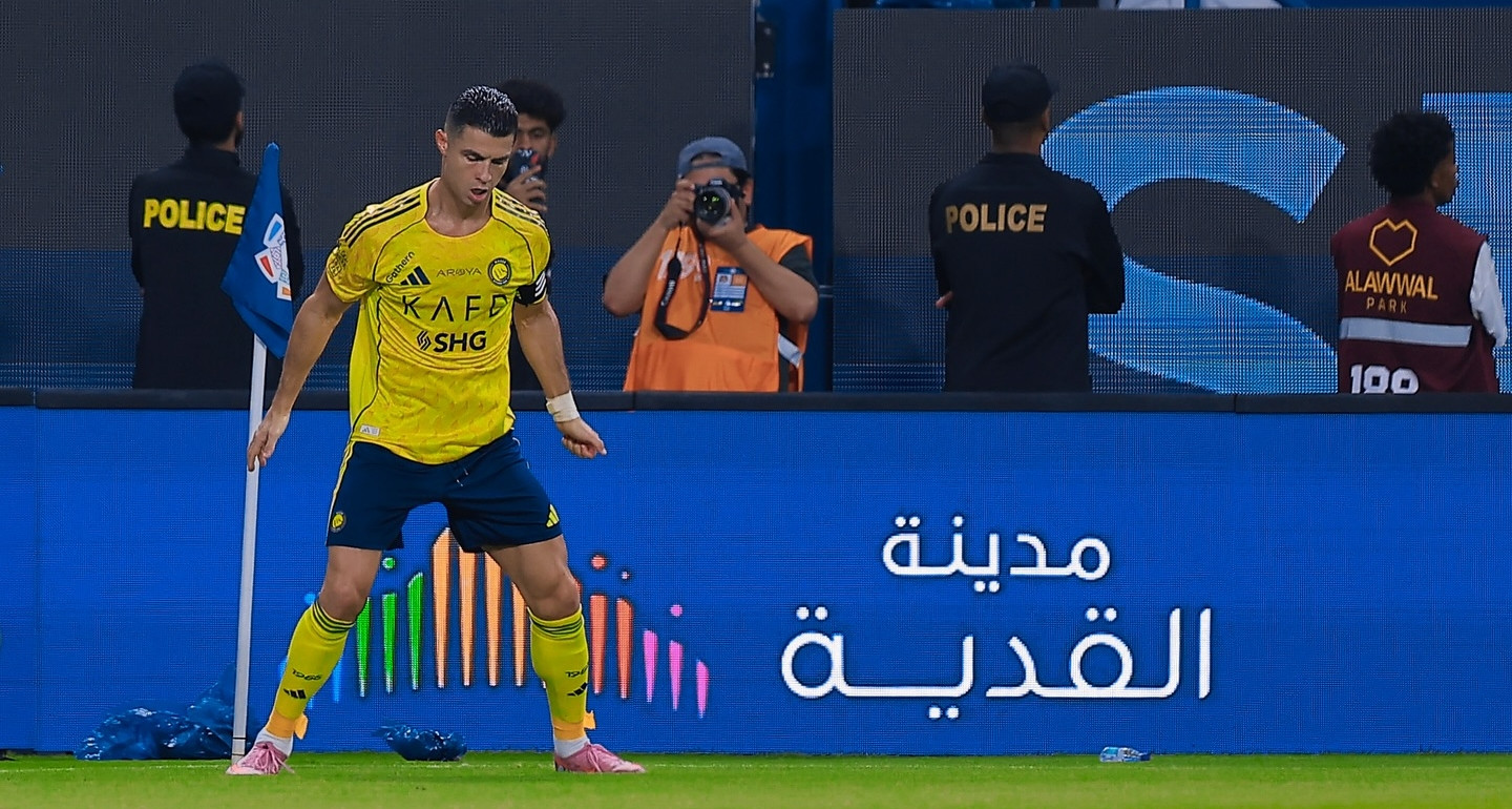 Ronaldo ghi bàn thứ 945, Al Nassr thắng trận tưng bừng