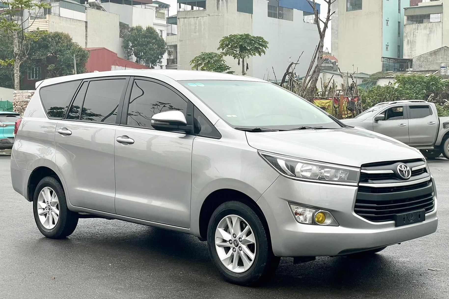 Tầm giá ngang Kia Morning, chọn xe MPV 7 chỗ nào phù hợp để đi cả gia đình