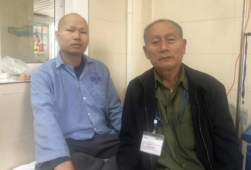 Trao hơn 42 triệu đồng đến anh Phạm Văn Thành bị ung thư cột sống