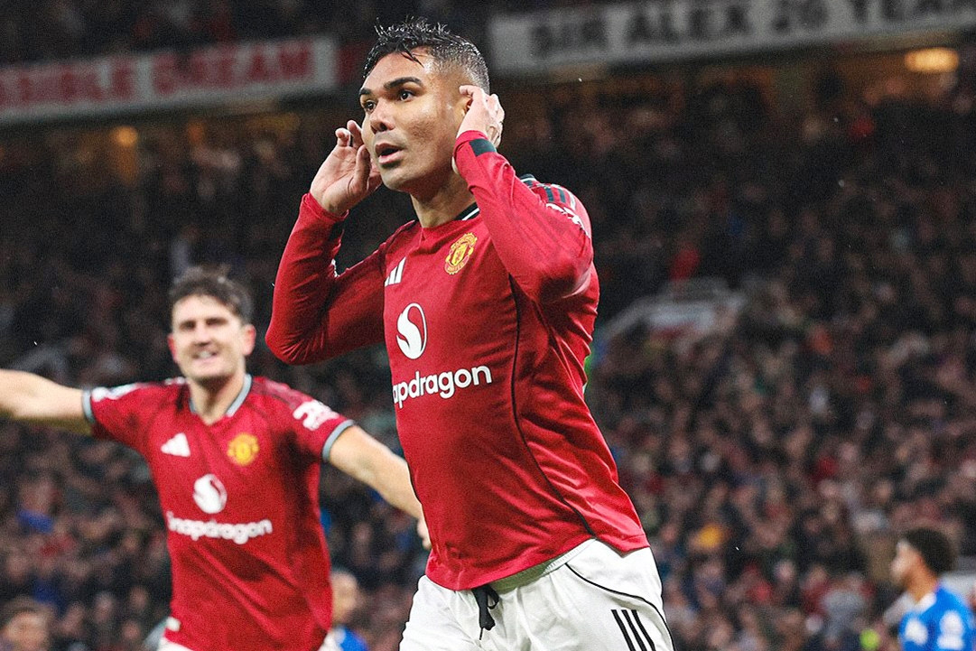 MU hạ gục Chelsea nhờ chơi hơn người từ sớm