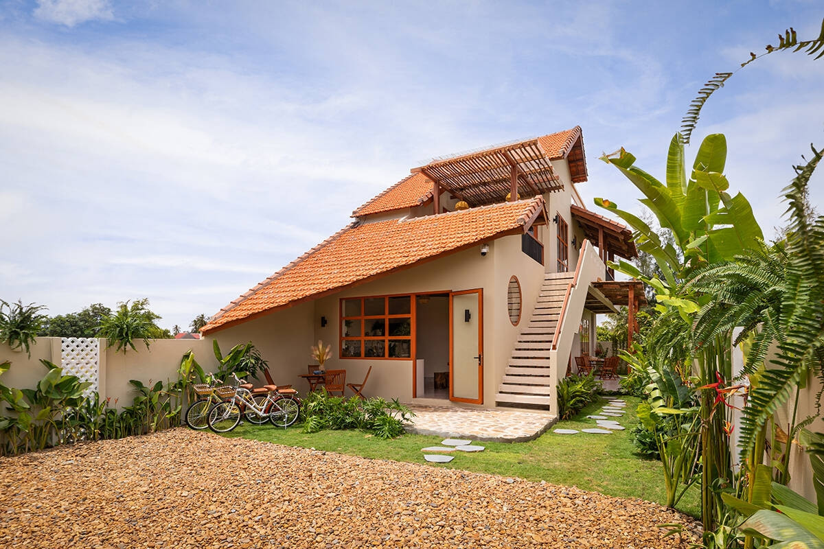 Vợ chồng Việt ở Mỹ chi 3,5 tỷ đồng xây ngôi nhà dưỡng già ở làng chài Đắk Lắk