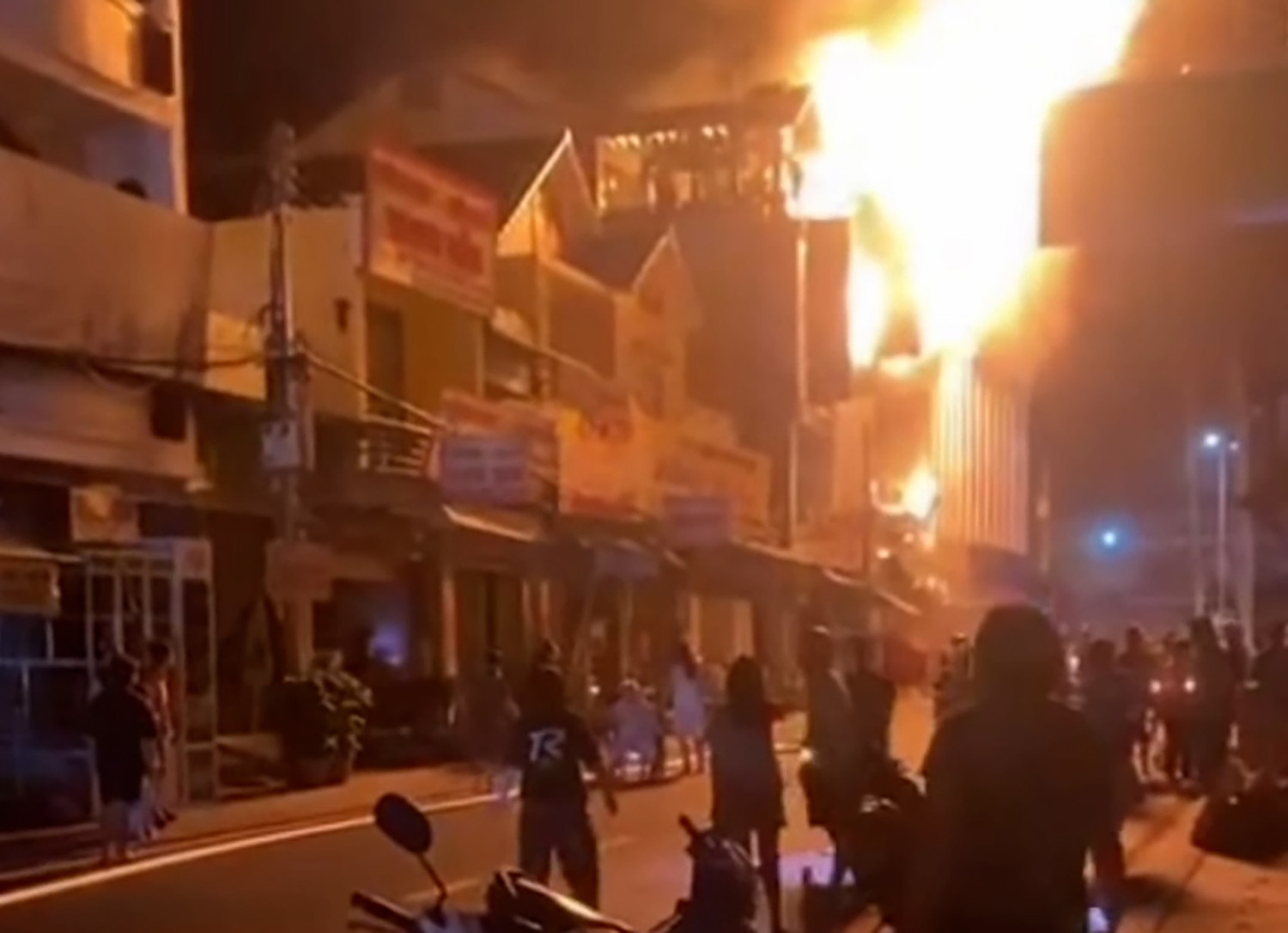 cháy ở Năm Căn 1.jpg