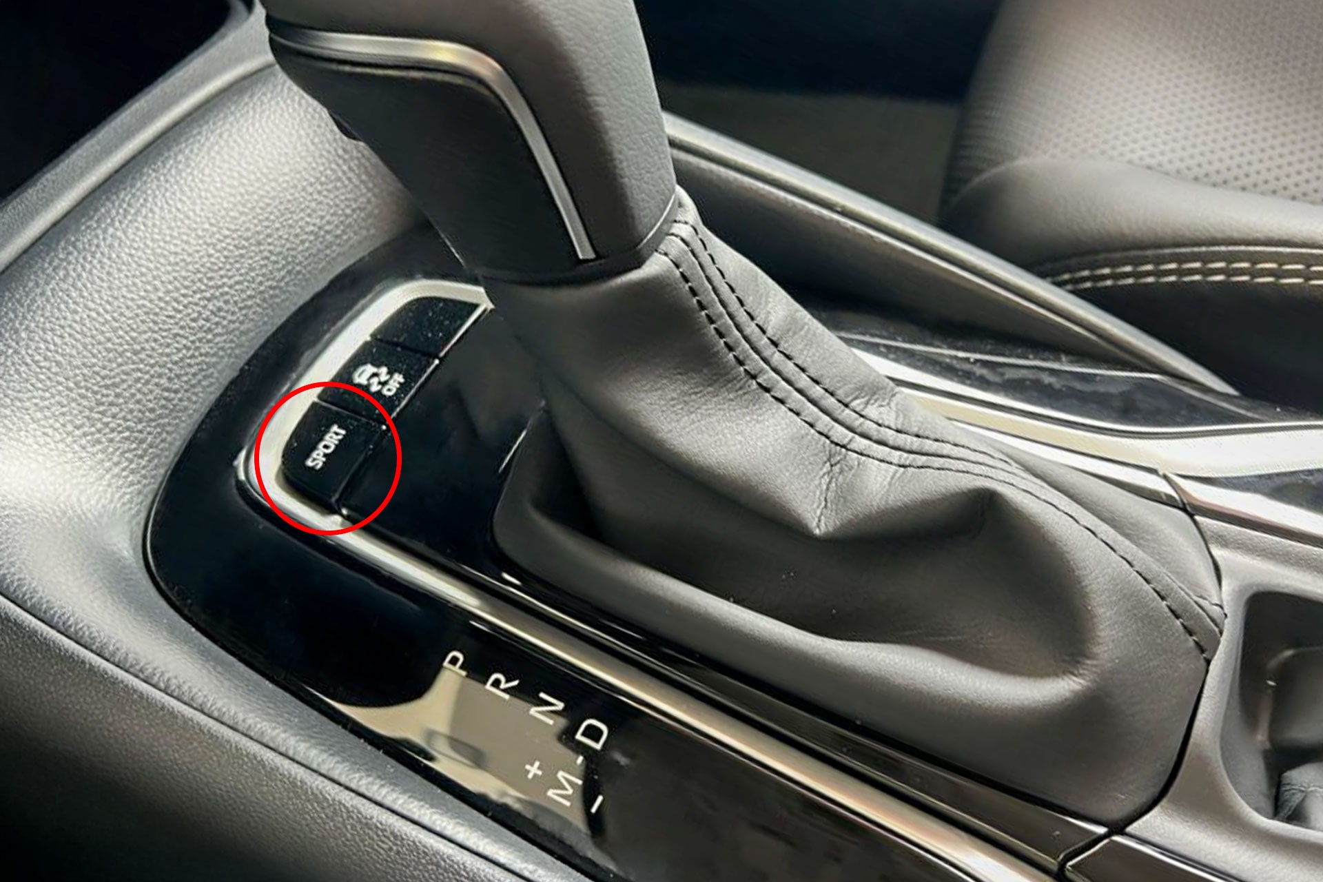 Chế độ lái 'vô dụng' nhất trên mẫu sedan hạng C Toyota Corolla Altis