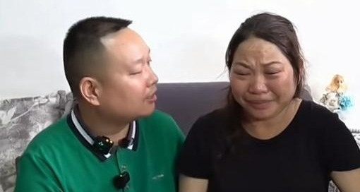 Con trai trở về sau 33 năm thất lạc, tặng mẹ căn nhà, thẻ tín dụng đủ dưỡng già