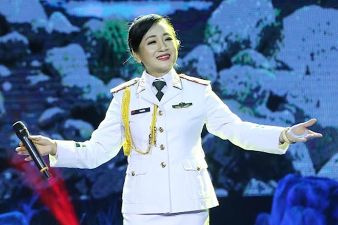 NSND, Đại tá Vi Hoa: Từ cô gái nghèo đi xe thủng lốp đến 'huyền thoại biên phòng'