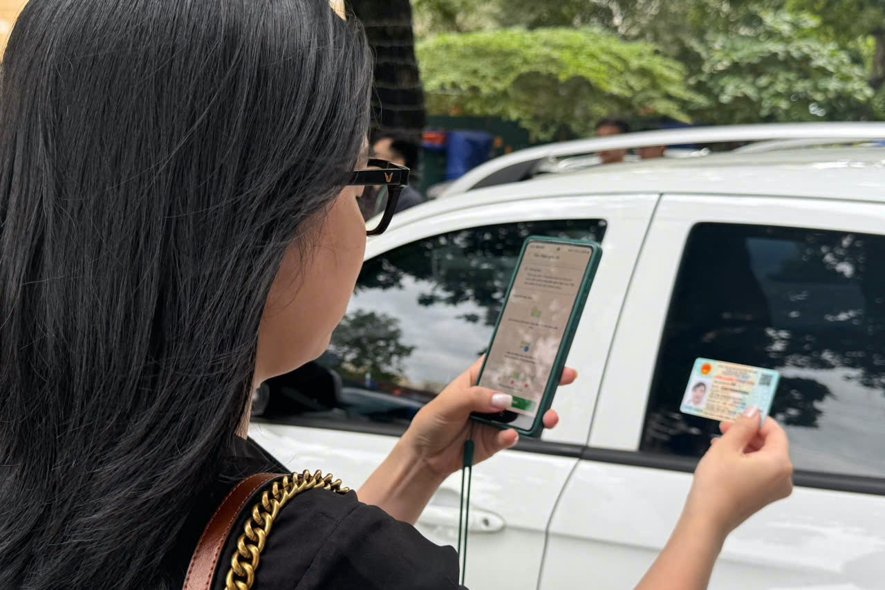 Doanh nghiệp vận tải loay hoay 'ngóng' hướng dẫn nâng cấp tài khoản giao thông