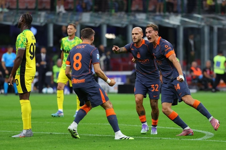 Inter Milan thắng nghẹt thở Sassuolo