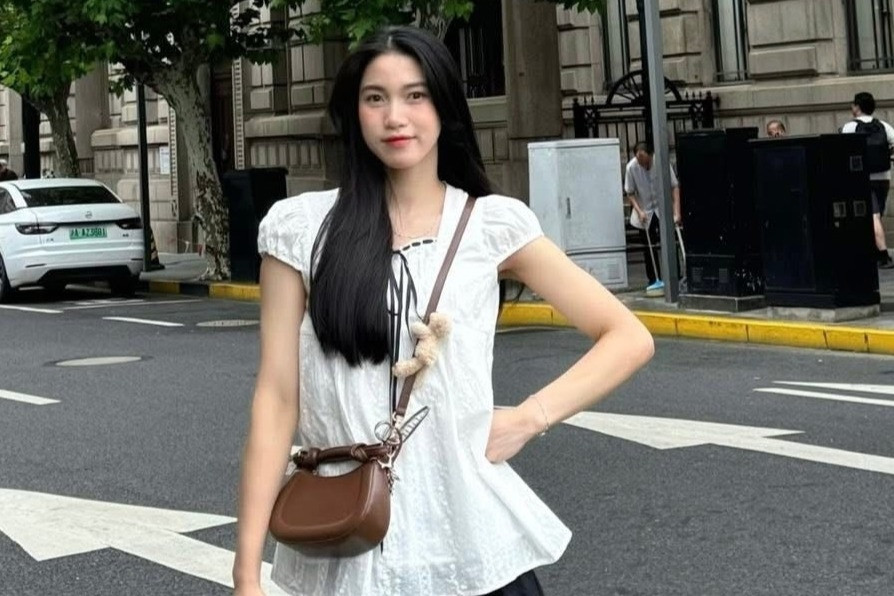 Ngắm các chân dài bóng chuyền Việt Nam khoe sắc ở Trung Quốc